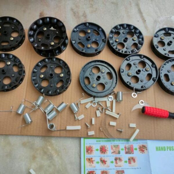 Plastic Hand Pushed Single Box Seeder - Image 2